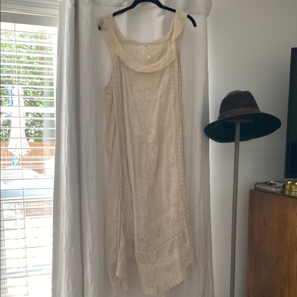 Magnolia Pearl Linen and Lace Vintage Inspired Dress